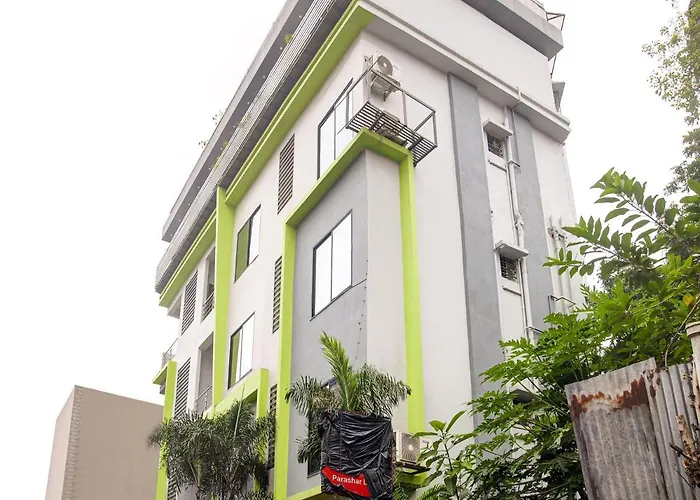 Capital O 75310 The JkAirport Hotel